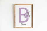 Decoración floral morada para guardería, lámina con nombre de niña lila, arte de lavanda para guardería