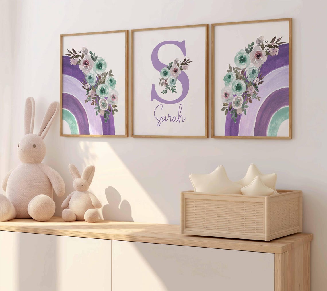 Habitación infantil de flores moradas, láminas de arcoíris para bebé niña, arte de pared de lavanda para habitación infantil, lámina personalizada con nombre de bebé, habitación infantil lila personalizada Imagen secundaria del producto