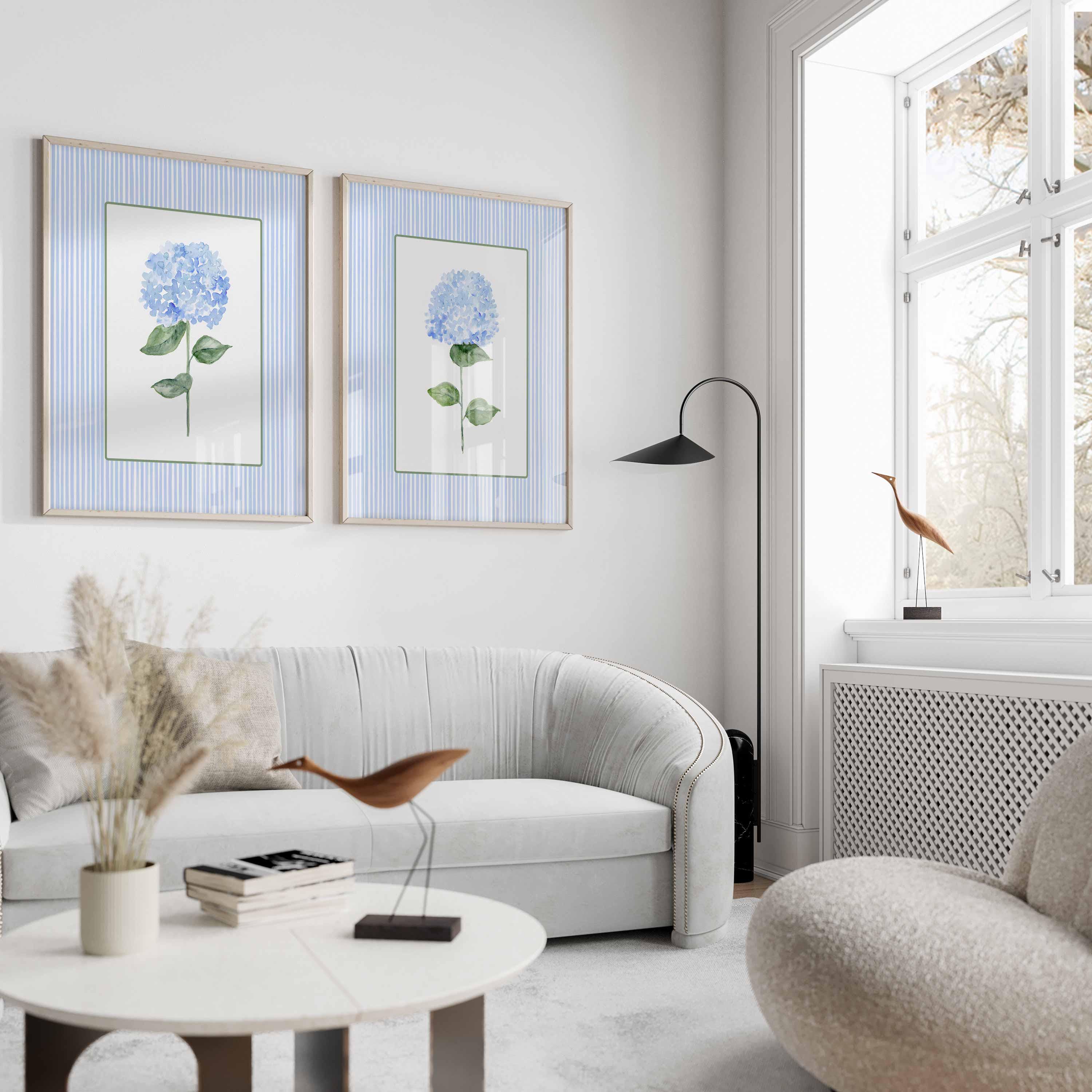 Aquarelle d'hortensia, ensemble de 2 tirages d'art, décoration côtière, affiche florale bleue style « grandmillennial », impressions pour salle de bain Image secondaire du produit