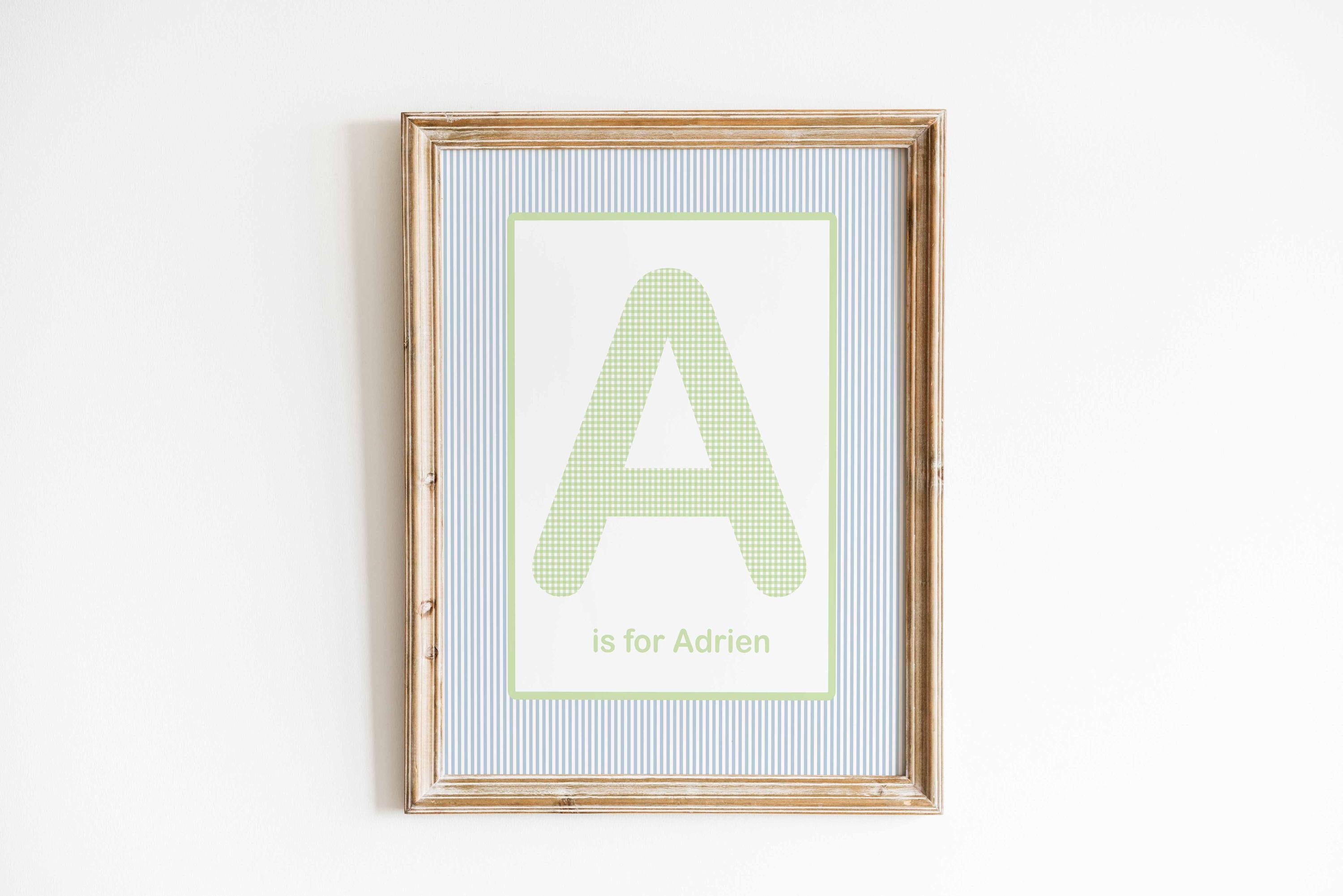 Letrero con nombre de niño a cuadros vichy, lámina de estampado de cuadros para guardería, arte de pared con letra de monograma, decoración imprimible personalizada para habitación de bebé, decoración de rayas para cuarto de juegos infantil Imagen secundaria del producto