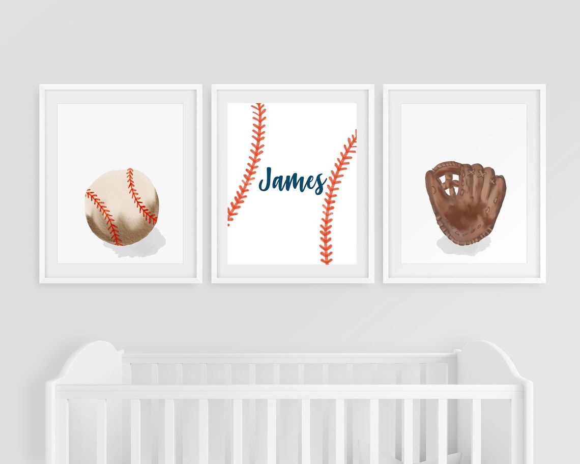 Juego de impresiones de béisbol para guardería, Arte de béisbol imprimible, Láminas de arte deportivo, Bate, guante y pelota, Decoración para habitación de bebé, Arte de pared con nombre de niño Imagen secundaria del producto